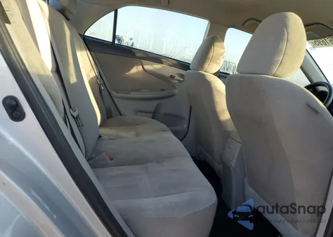 2013 Toyota Corolla Base z USA, uszkodzony, nr VIN 5YFBU4EE3DP162841